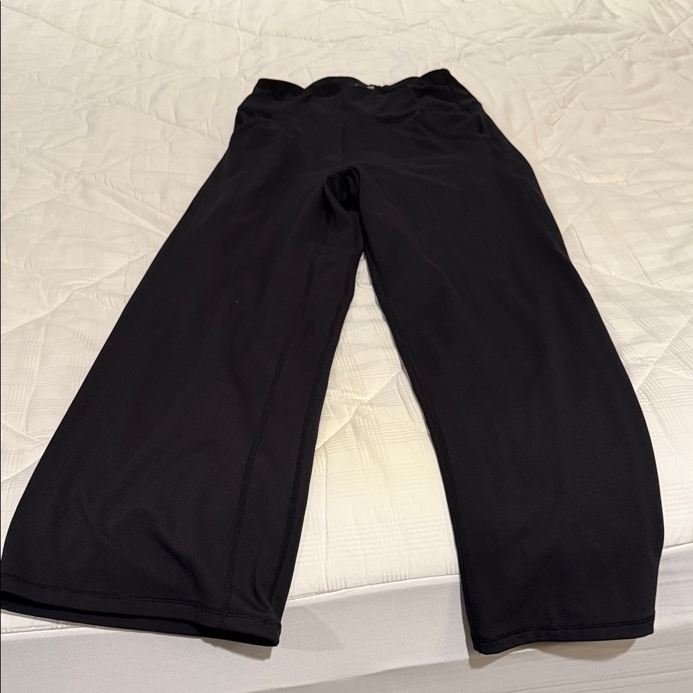 Women's Classic Black wide leg leggings NWOT